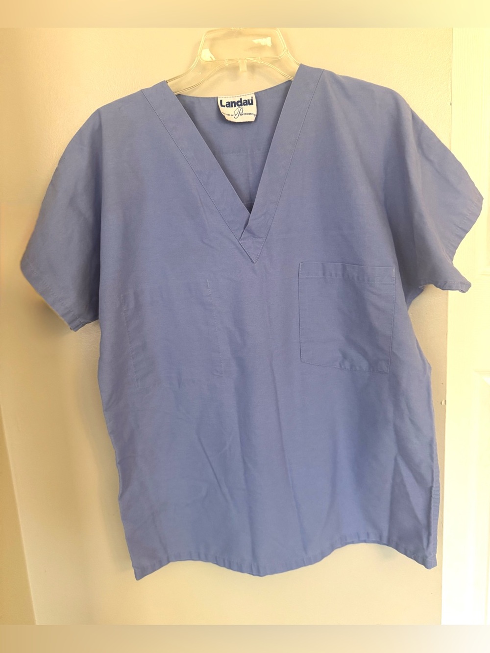 Landau Vintage Unisex M Scrub Top Classic Standard Reversible V-Neck Ceil Blue